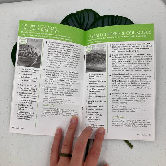 The Pampered Chef Season's Best 2009 Spring Recipe Collection Paperback Cookbook - Picture 8 of 8